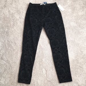 Black floral print leggings